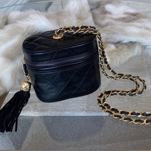 CHANEL Handbags - Authentic CHANEL vintage mini vanity bucket 24k gold black lambskin leather bag